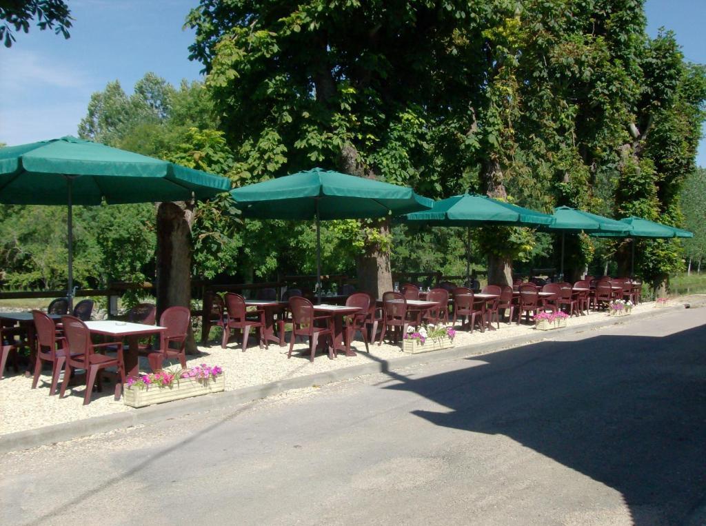 Chassignelles Hotel-Restaurant De L'Ecluse 79 المظهر الخارجي الصورة
